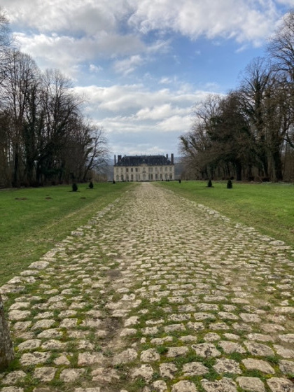 ch&acirc;teau de Villarceaux vu de l'entr&eacute;e Nord