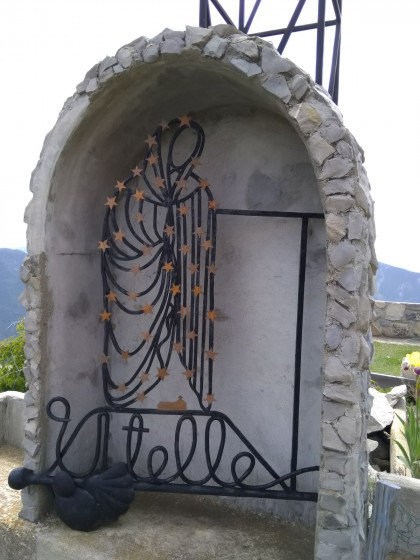 ferronnerie repr&eacute;sentation de la Madonne
