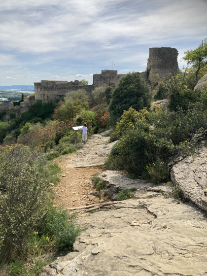 fin de rando, arrivée au chateau de Mornas