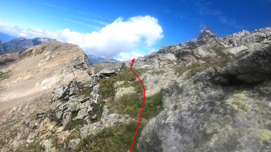 Flanc rocheux de l'éperon du col Neyrard