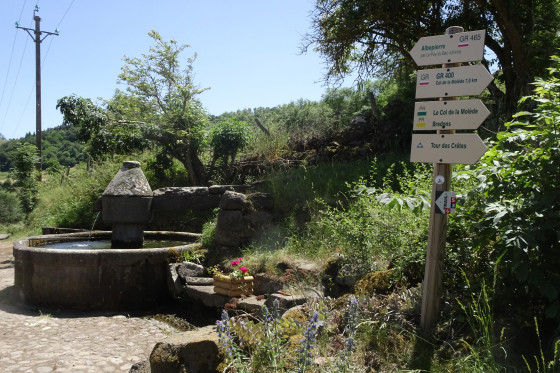 Fontaine à Bredons