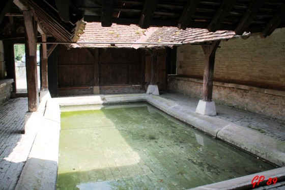 Fontaine et lavoir St Julien