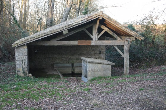 Fontaine lavoir de la Grimaudi&egrave;re