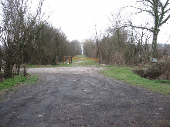 Fussy. Ancienne ligne d\'Orléans. Direction Asnières-lès-Bourges.