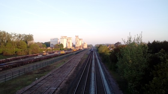 Gare de Verneuil-l'Étang au petit matin