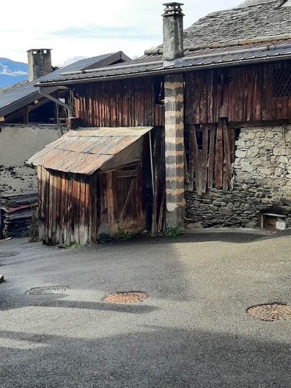 Grange dans le bourg