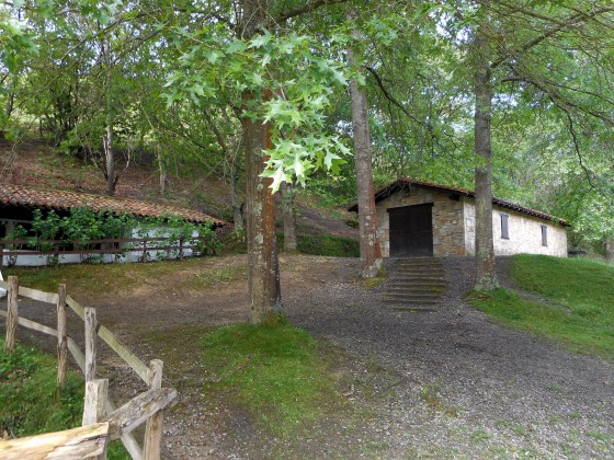 grange et dépendances aménagées