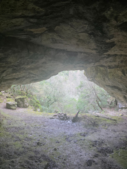 Grotte de Védi