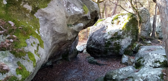 Grotte des Montussiennes