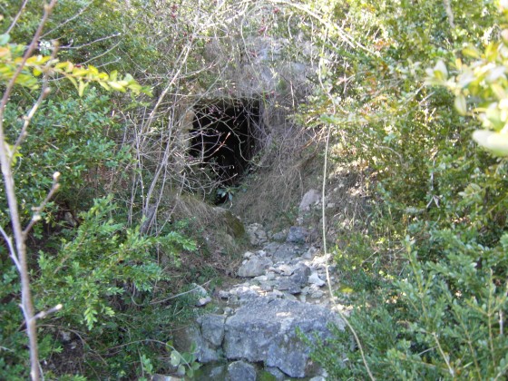 grotte remplie d\'eau