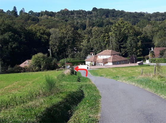 Groupe de maisons proches du chemin Baliu
