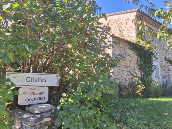 Hameau de C&icirc;telles