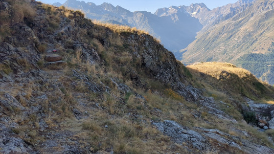 Hors sentier menant au plateau des Naizets