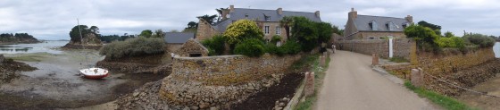 Ile de Bréhat passage entre l\'ile Nord et l\'ile Sud