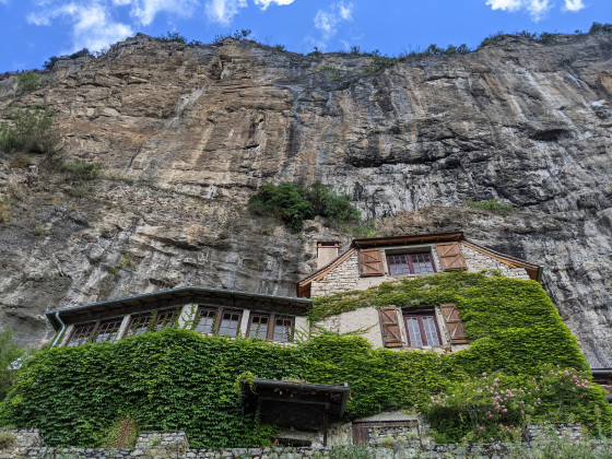 Impressionnante falaise de Cabrerets