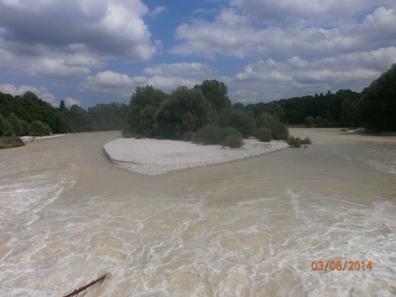 Isar en crue, depuis le pont Flauchersteg (quartier Thalkirchen)