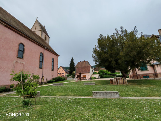 Jardin pr&egrave;s de l'&eacute;glise