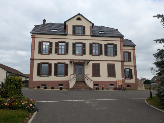 Joli bâtiment communal