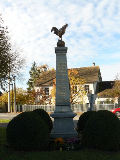 Jouars. Le monument aux morts