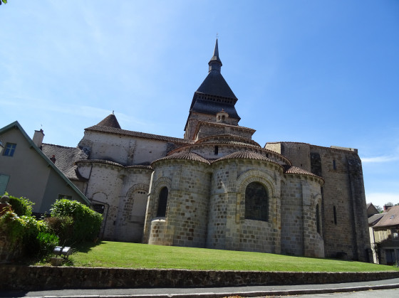 l'abbatiale de Chambon sur Vou&egrave;ze