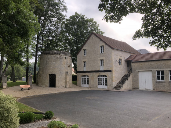 L'ancien colombier place de l'Amitié