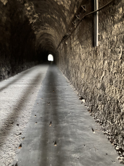 L'ancien tunnel de la voie ferrée