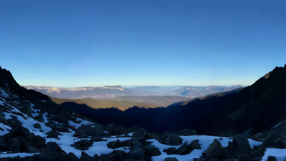 L\'aurore se termine sur la Chartreuse nord