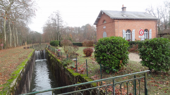 L'écluse des Bois sur le canal de la Sauldre