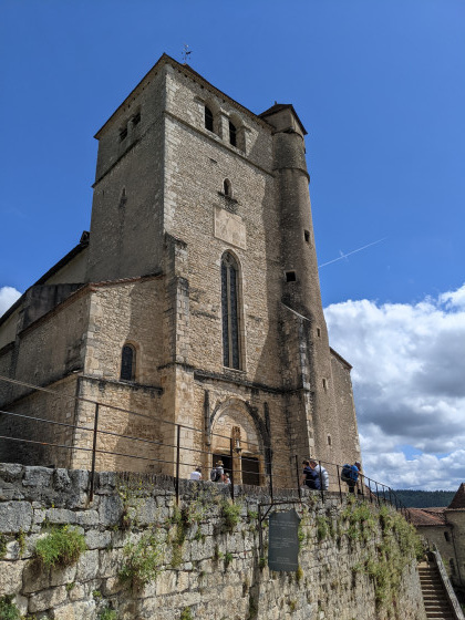 L\'église médiévale de Saint Cirq