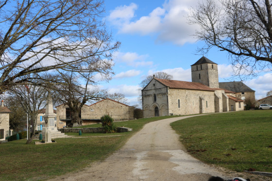 L'église Saint Sylvestre de Montalembert