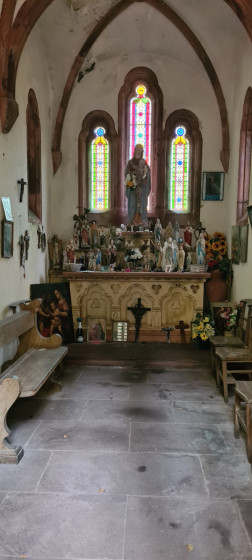 L\'intérieur de la chapelle Notre Dame de la Maix