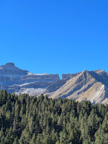 La br&egrave;che de Roland depuis la grande clairi&egrave;re