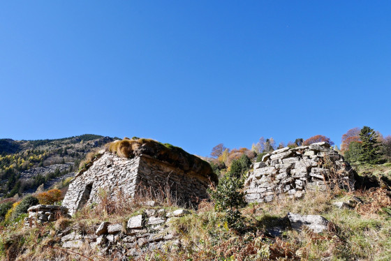 La cabane en pierre et l'orri