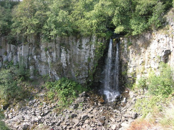 la cascade du Ruisseau des Mortes de Guéry et son orgue