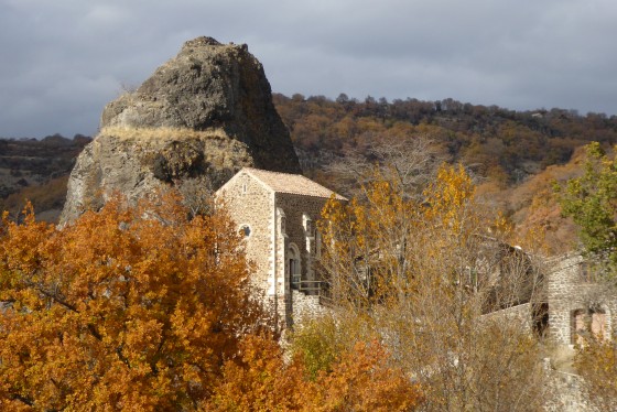 La chapelle adossée au neck
