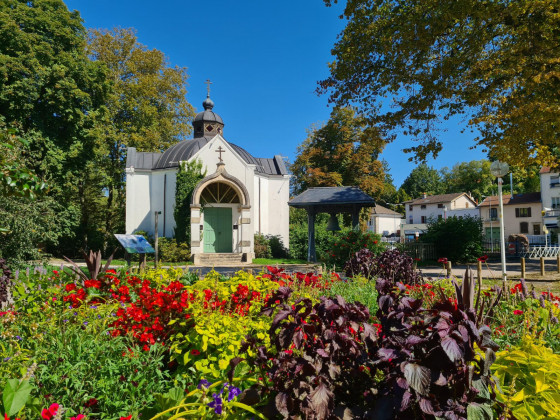 La Chapelle Orthodoxe dans le parc thermal de Contrex&eacute;ville