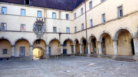 La cour des Ursulines