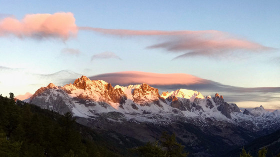 La Crête du Queyrelin à l\'aurore