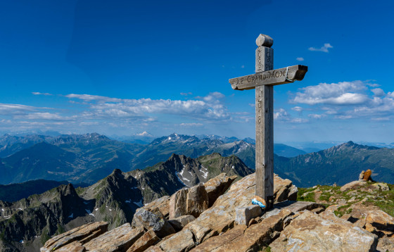 La Croix au sommet du Grand Mont
