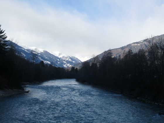 Spaziergang am Ufer der Drau (Lienz, Osttirol)