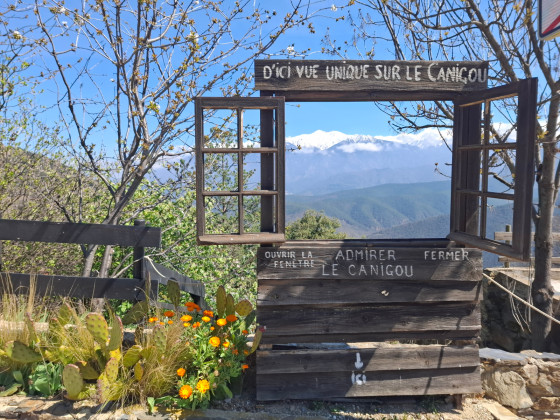 La fenêtre sur le Canigou