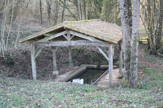La fontaine lavoir d'Ouzines