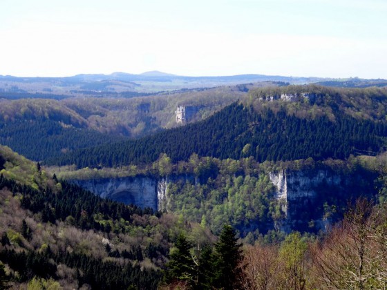 La grotte Sarrasine et le Vieux Château