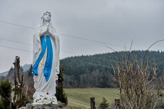 La madone aux yeux bleus