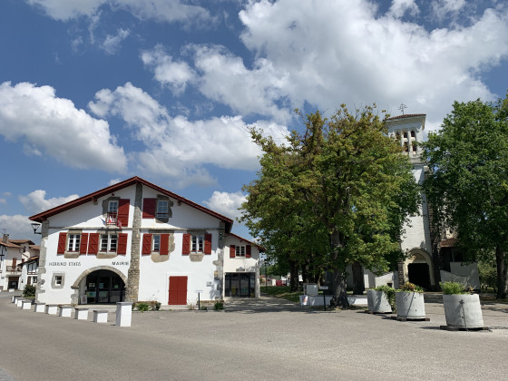 La mairie et l'église Saint-Martin