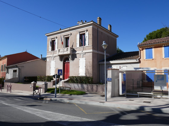La mairie d\'Evenos La mairie d\'Evenos