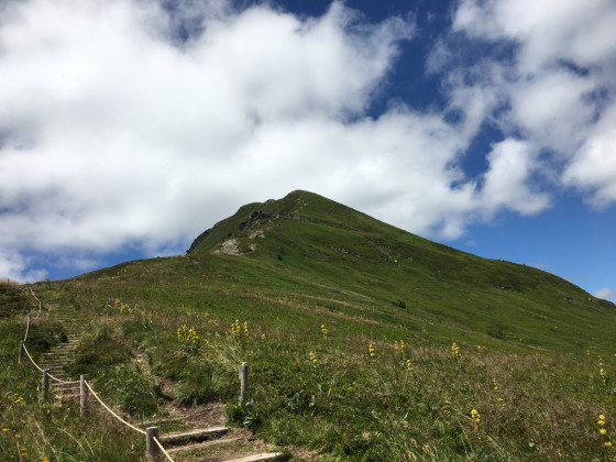 La montée au Puy Mary, en venant de la Brèche de Rolland