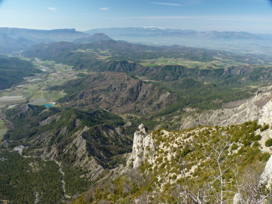 La Motte du Caire et la montagne de Lure en fond