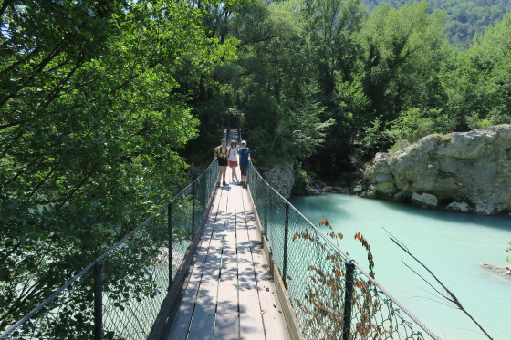 La passerelle de la Clave sur l'Est&eacute;ron