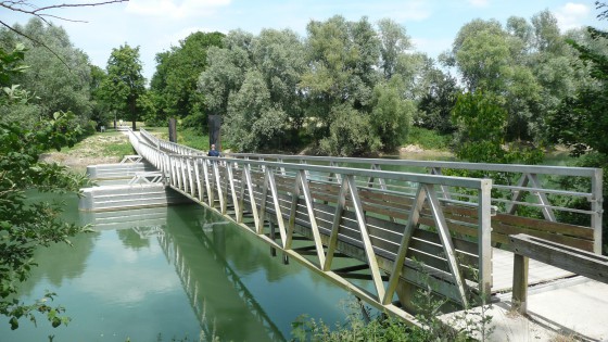 La passerelle flottante de Torcy
